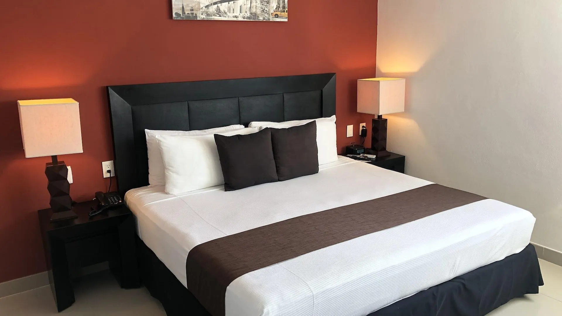 Suites Malecon Cancún 4*,