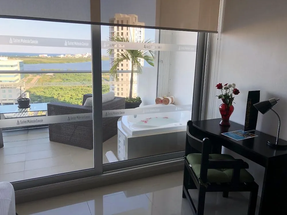 Suites Malecon Cancún