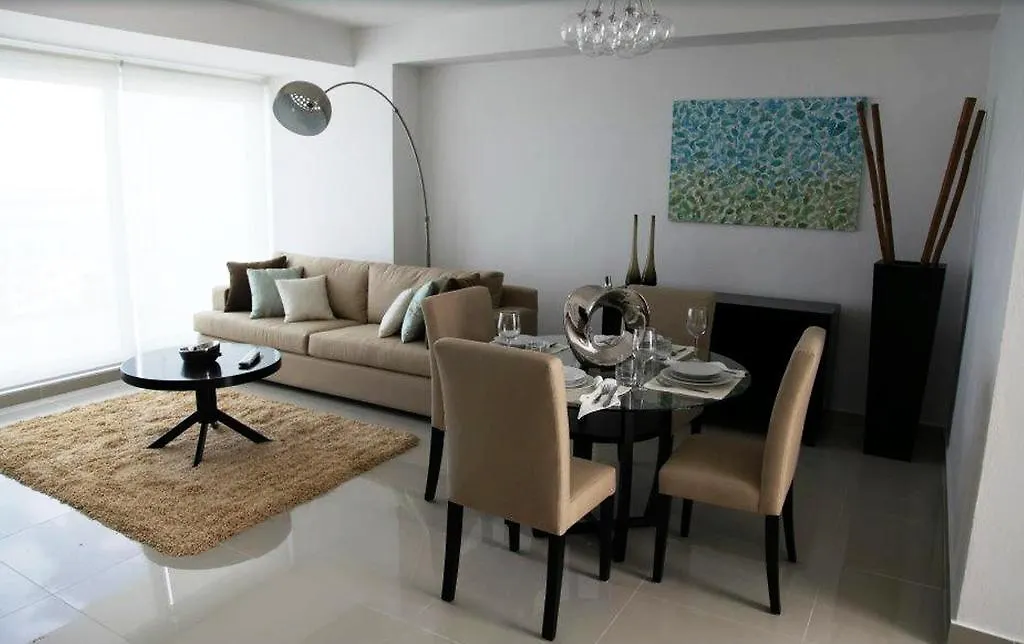 Suites Malecon Cancún