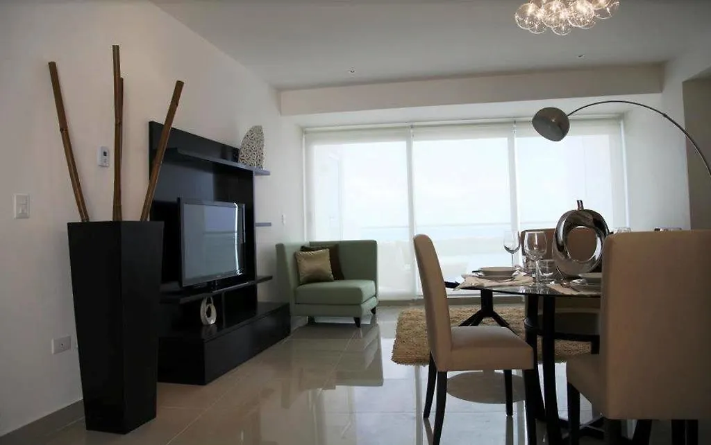 Suites Malecon Cancún