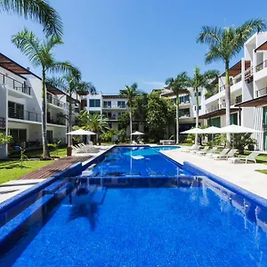 condo-boutique-via-38-on-5th-avenue.allrivieramayahotels.com/