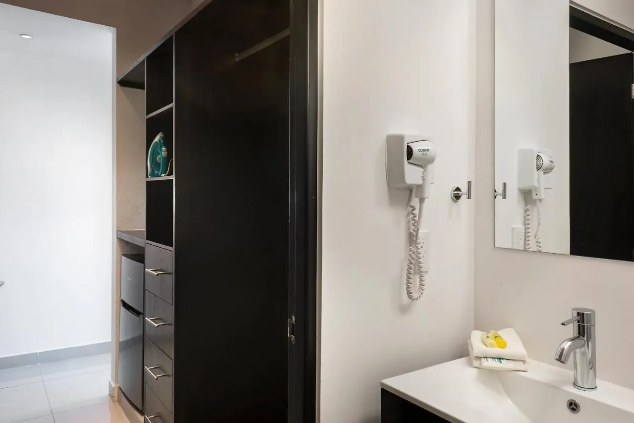 **** Hotel Suites Malecon Cancún Mexico