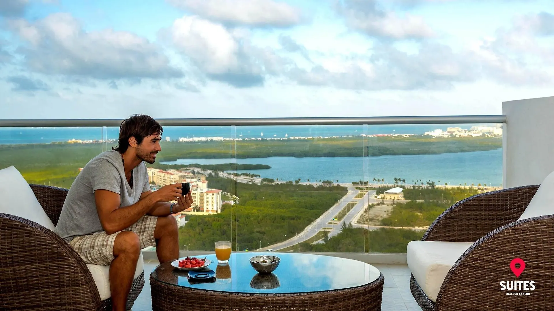 Suites Malecon Cancun 4*,
