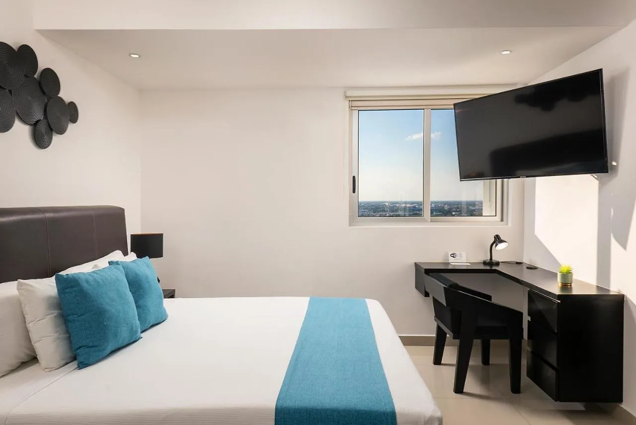 Suites Malecon Cancun Hotel