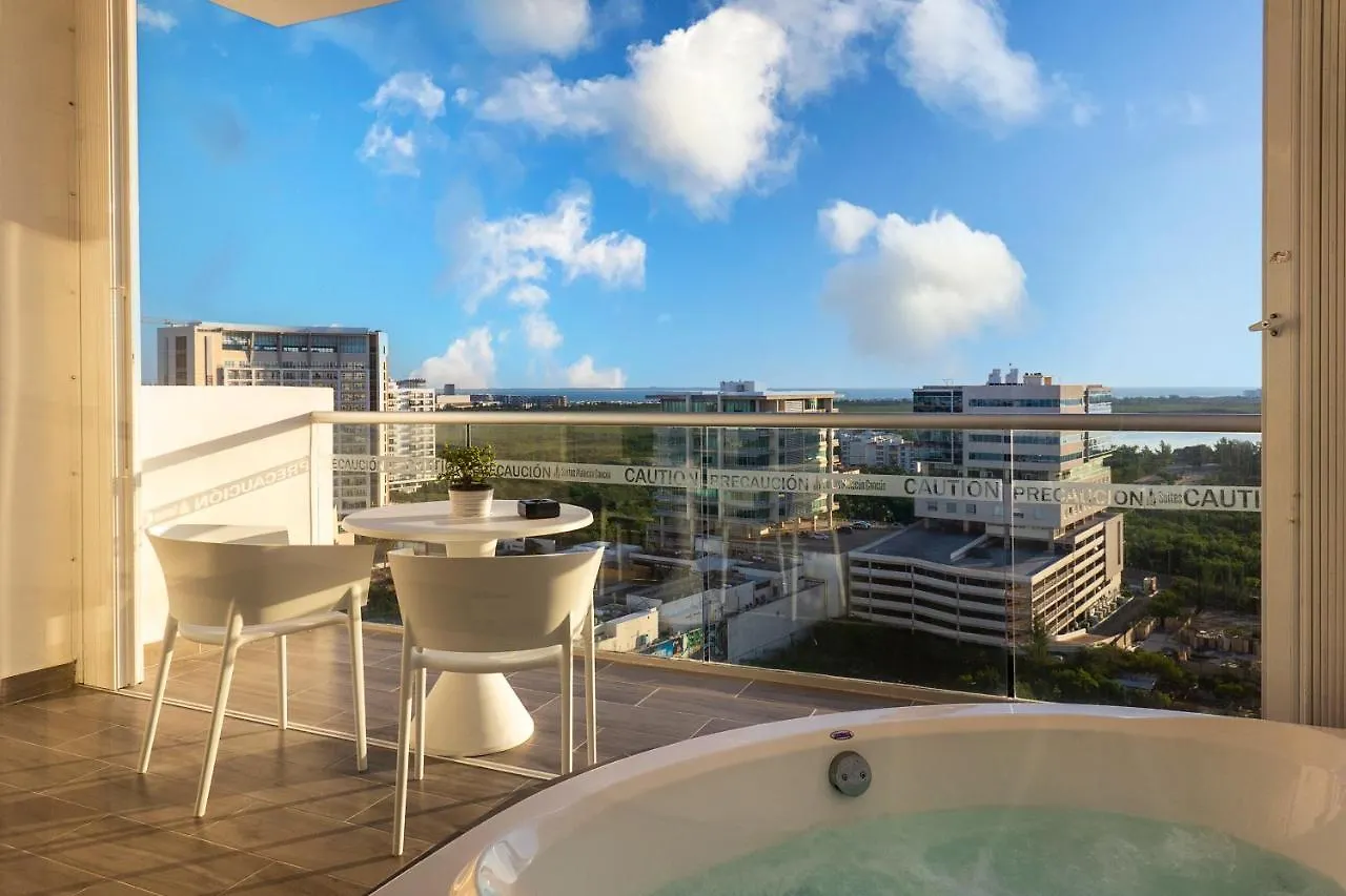 Suites Malecon Cancun Hotel