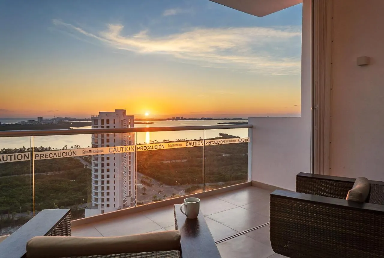 Hotel Suites Malecon Cancun