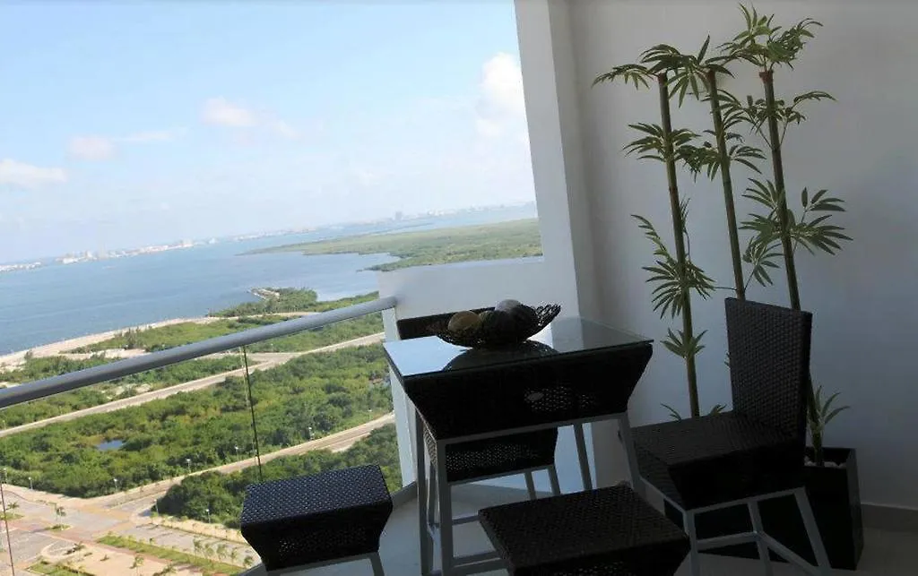Suites Malecon Cancun Hotel